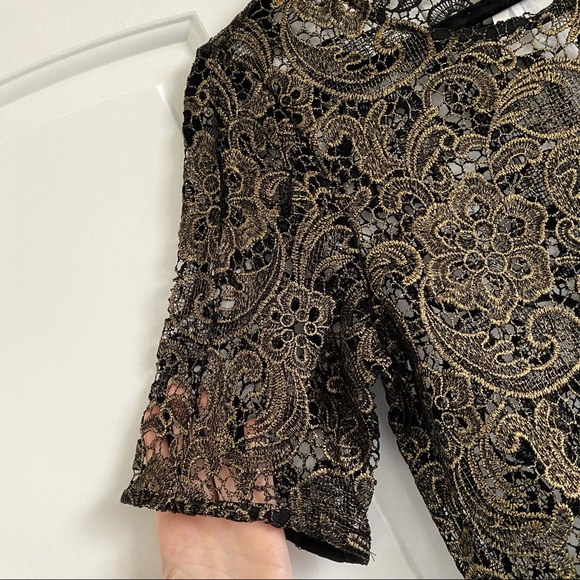 Gold lace top - Picture 2 of 7
